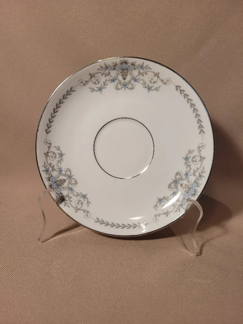 Mikasa Margaret 5555 Lot of 5 Dinner 2 Salad Plates 1 Saucer EXCELLENT!